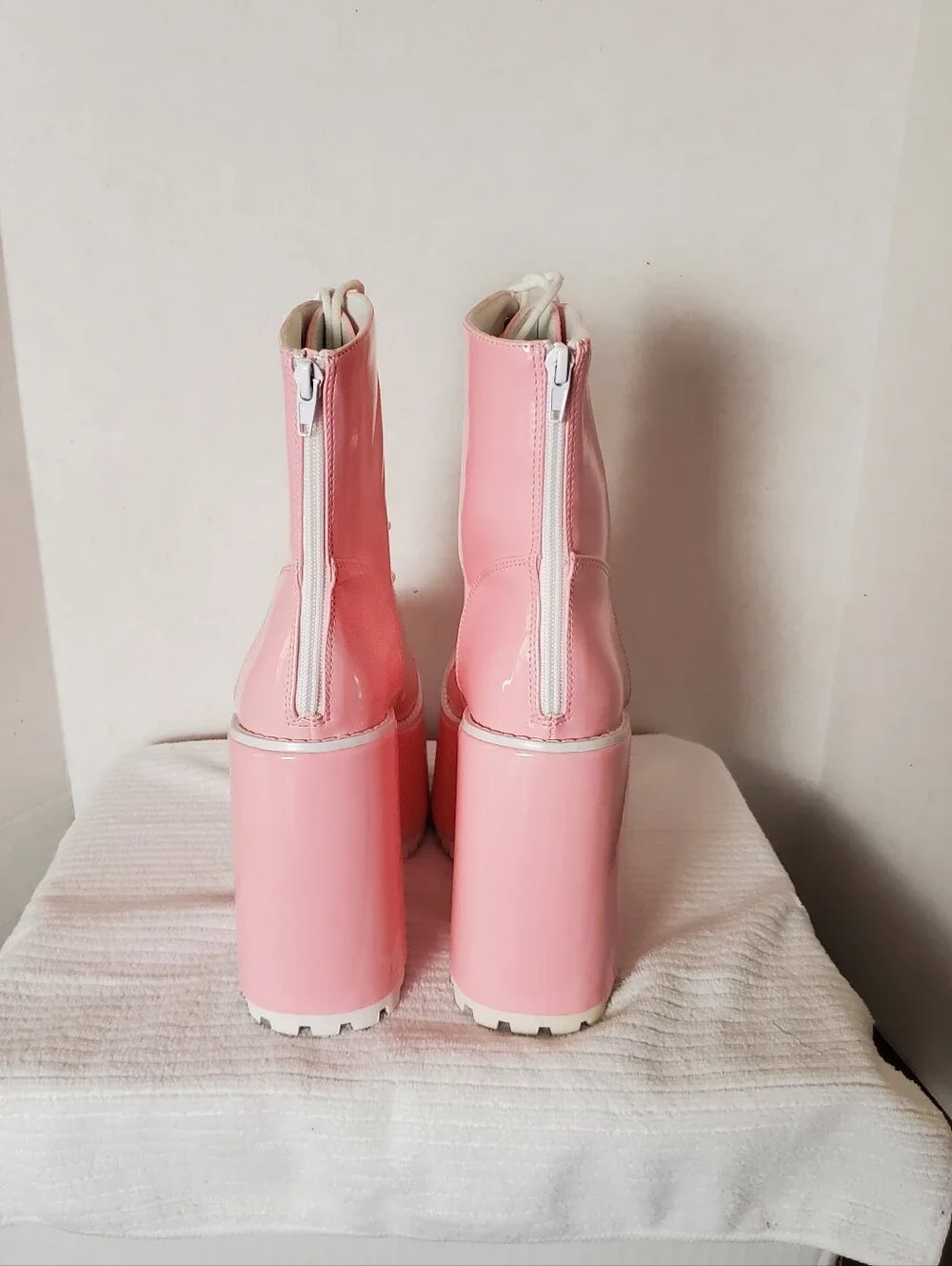 NEW IN BOX Y.R.U Smash - Pink Hologram Platform Boots SIZE: 8